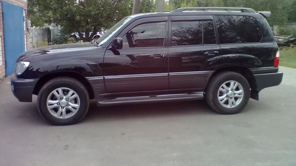 Lexus LX 2