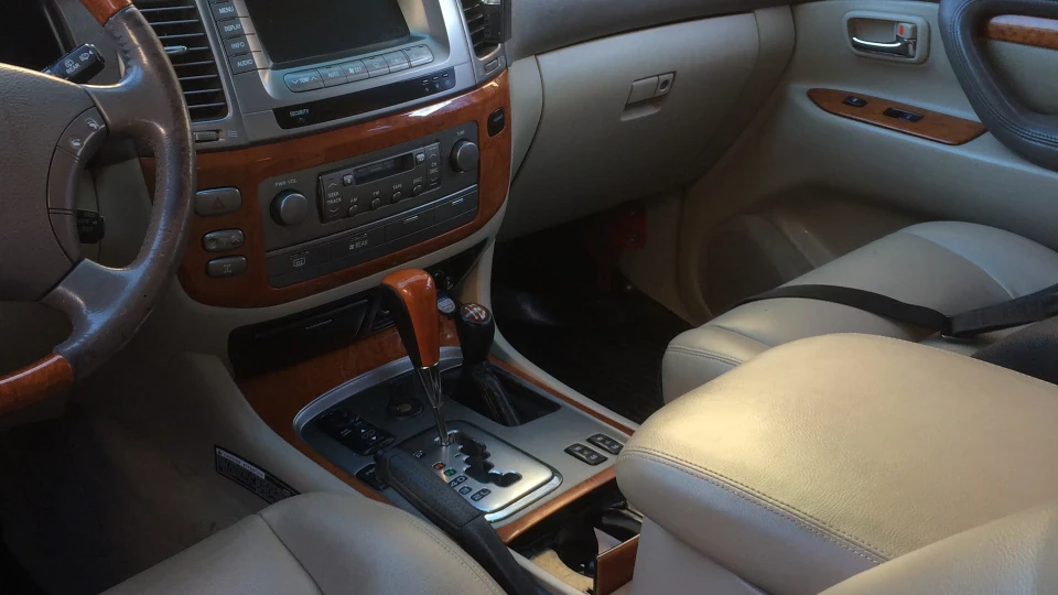 Lexus LX 3