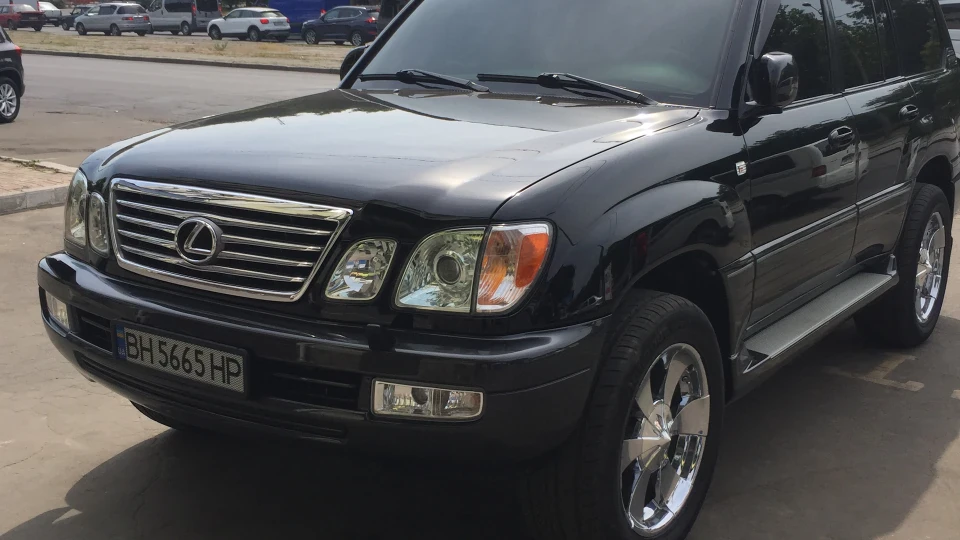 Lexus LX 4