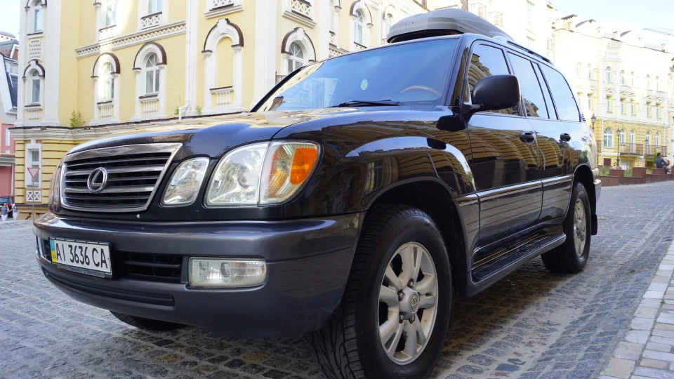 Lexus LX 5
