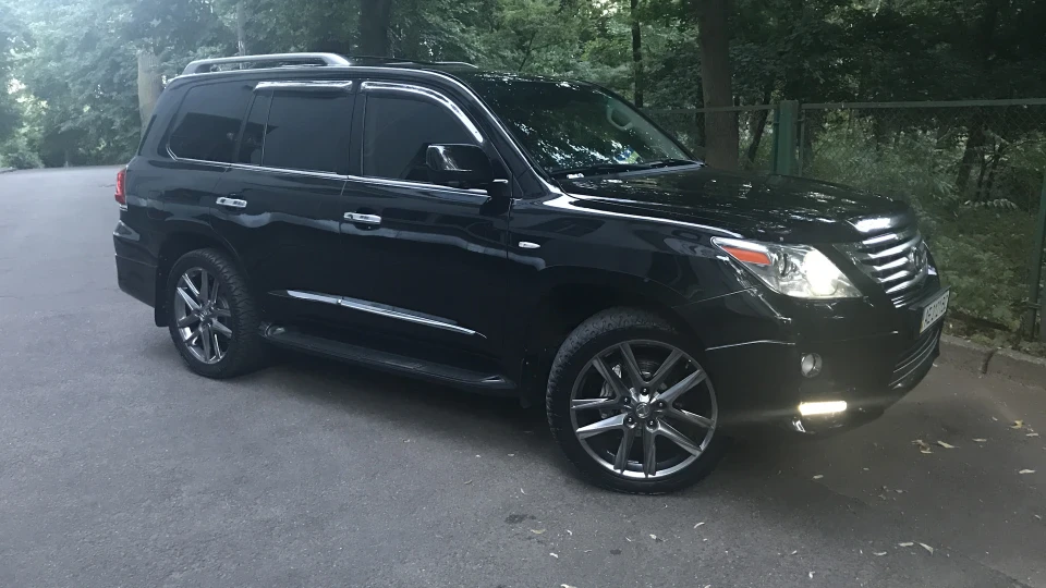 Lexus LX