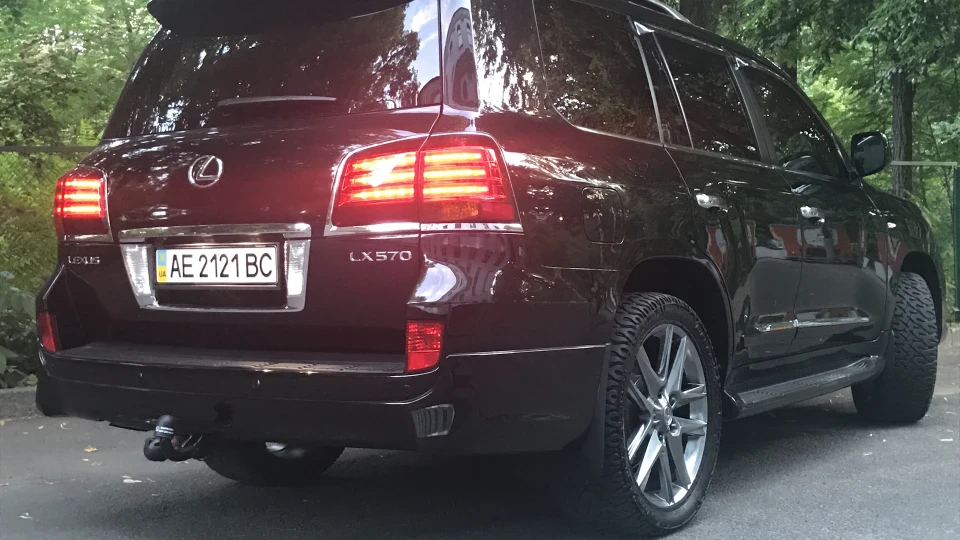 Lexus LX 4