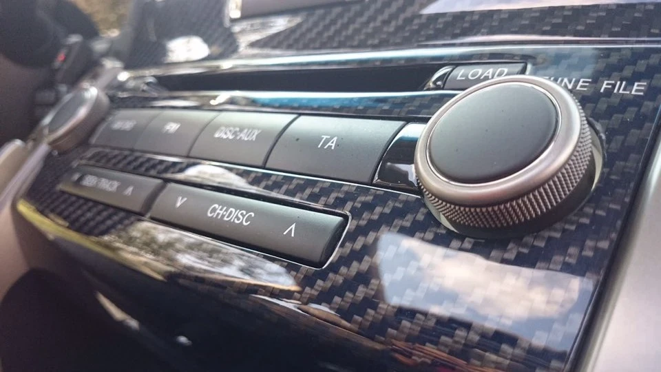 Lexus LX 3