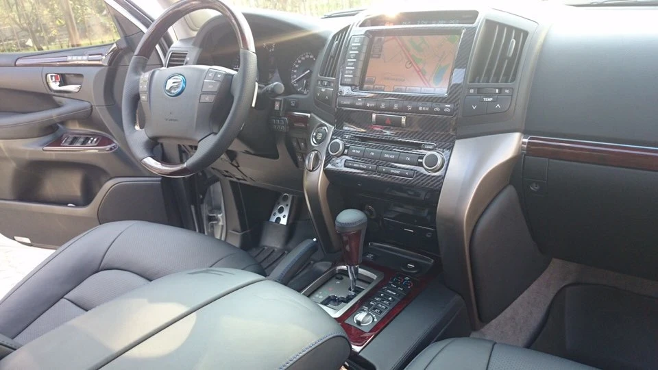 Lexus LX 4
