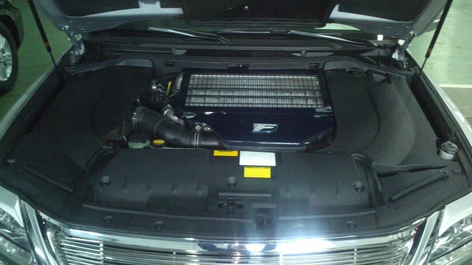 Lexus LX 5