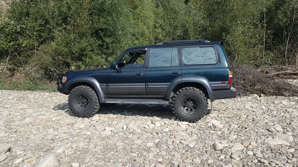 Lexus LX 450 3