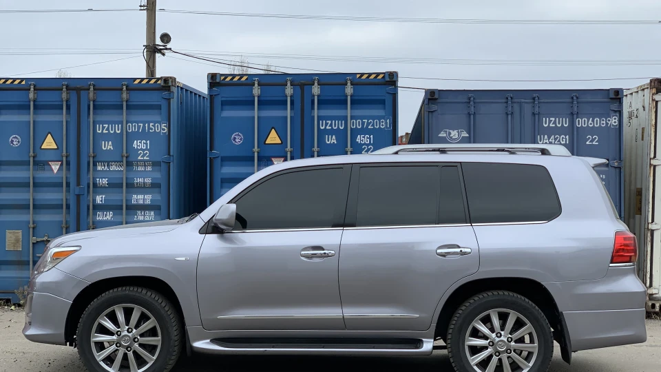 Lexus LX 570 F-Sport 1
