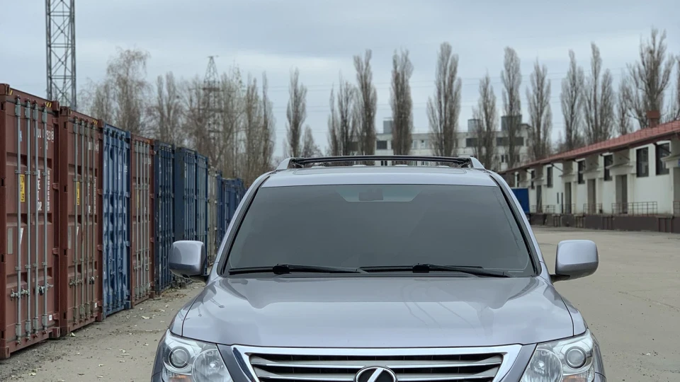 Lexus LX 570 F-Sport 3