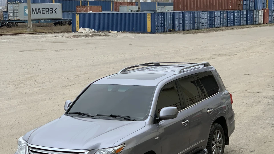 Lexus LX 570 F-Sport 4