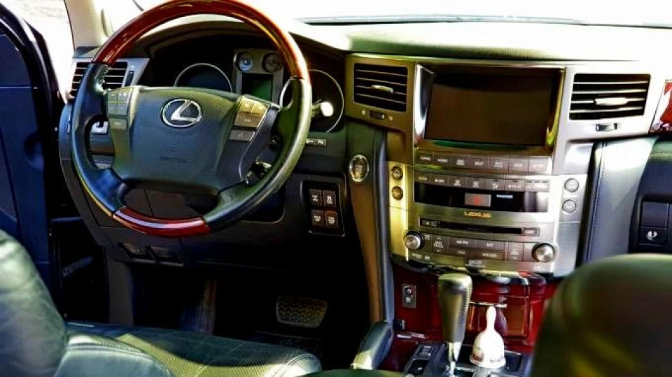Lexus LX 570