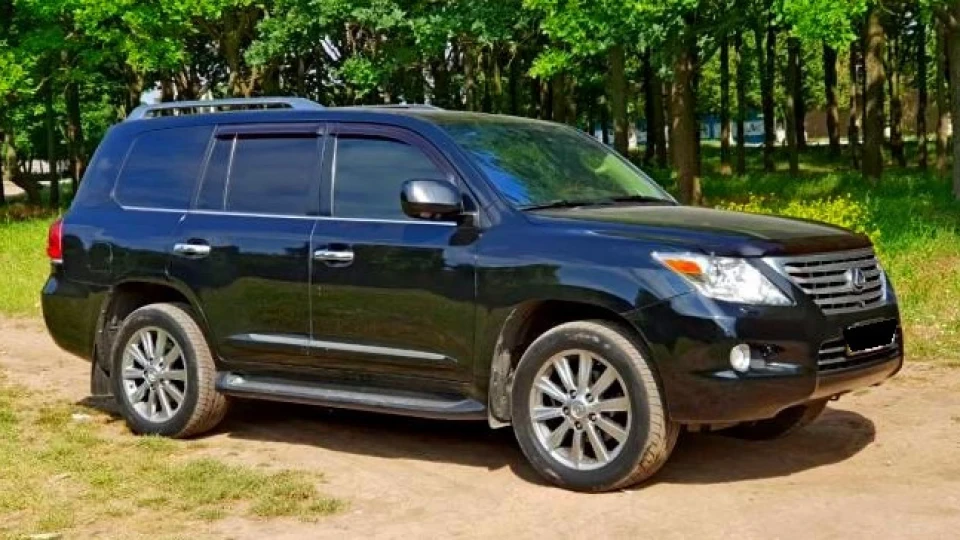 Lexus LX 570 3