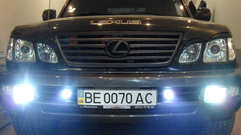 Lexus LX чорний крейсер 5