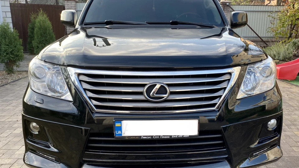 Lexus LX Офіс на колесах 2