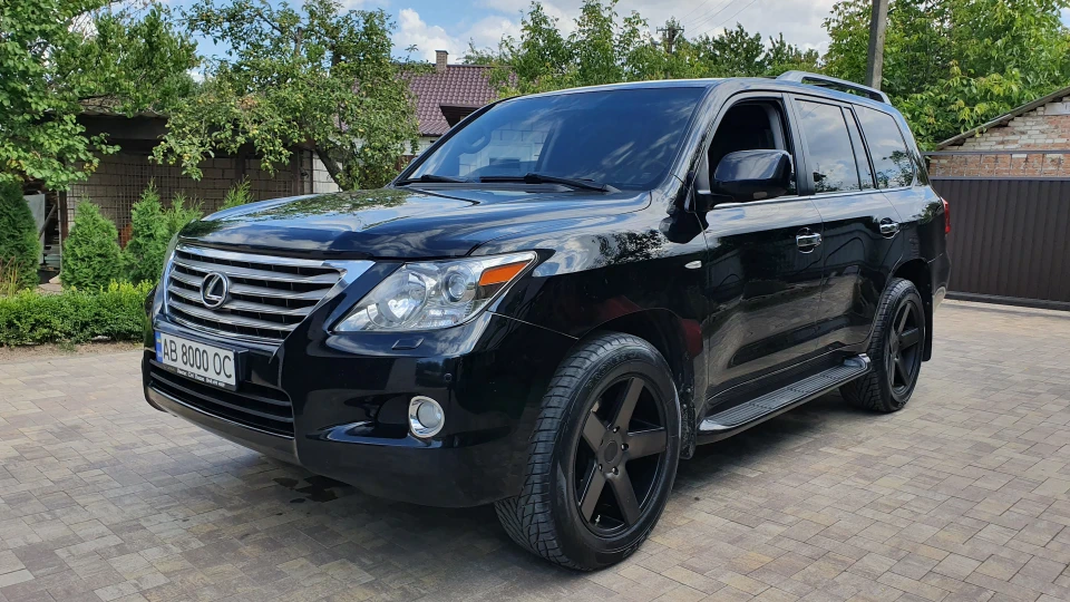 Lexus LX Офіс на колесах 3