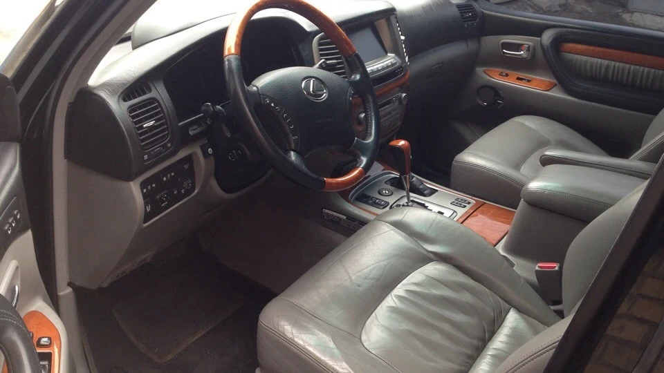 Lexus LX Суворий 2