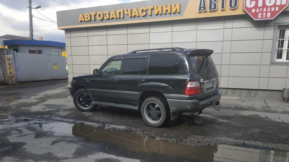Lexus LX TRD 4