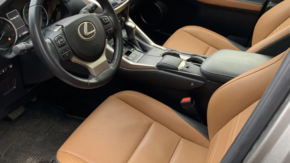 Lexus NX 2.0 Turbo Awd 2