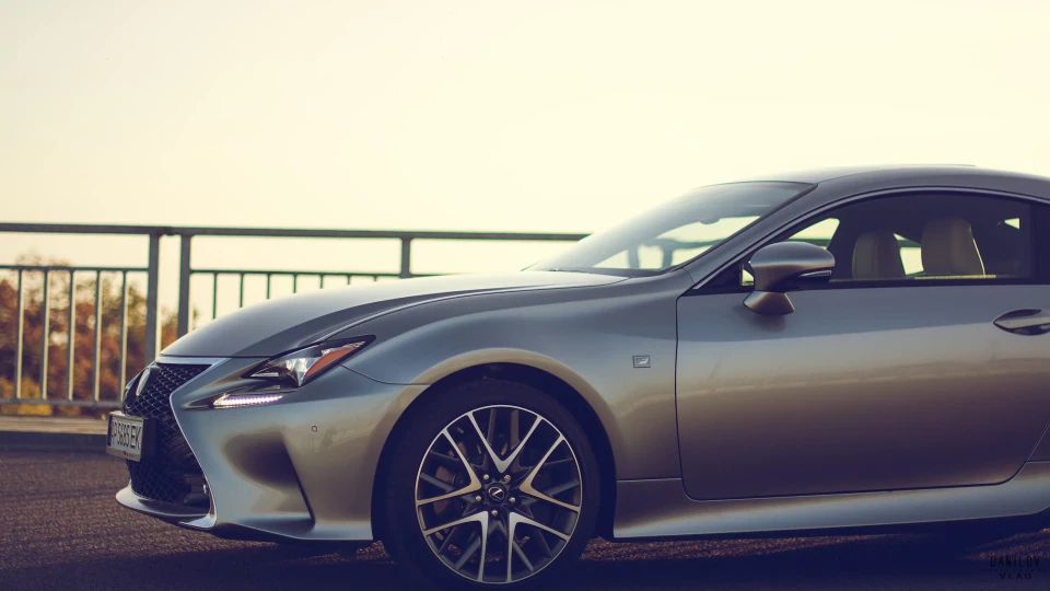 Lexus RC 200T F-Sport 2