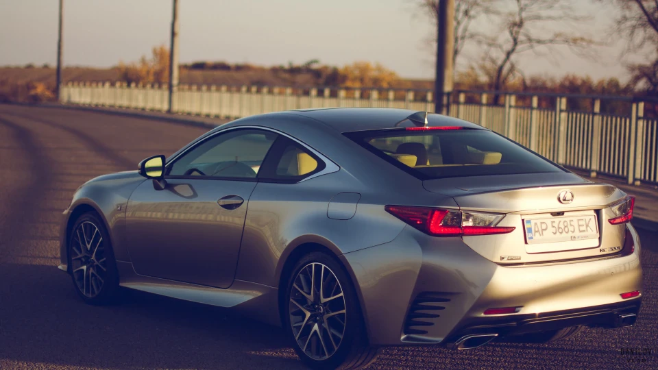 Lexus RC 200T F-Sport 3