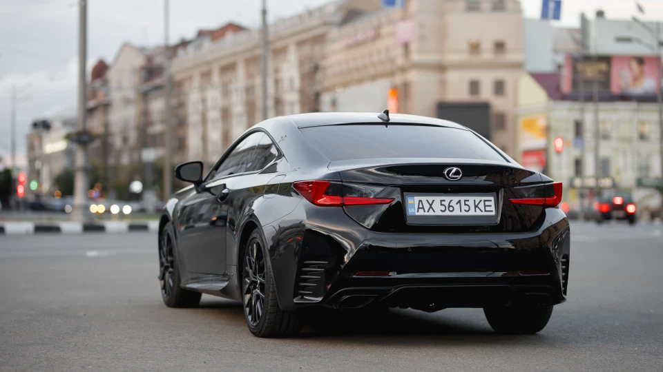 Lexus RC F-Sport 4