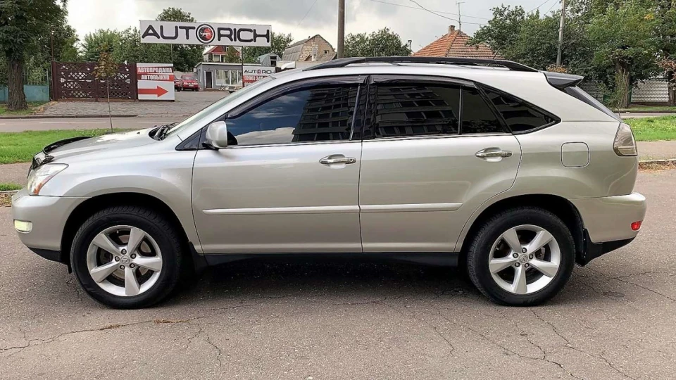 Lexus RX 330 Диван телепорт 3