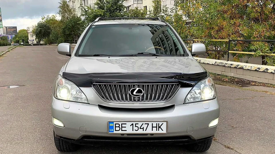 Lexus RX 330 Диван телепорт 4