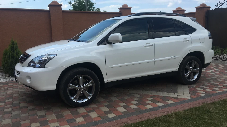 Lexus RX Hybrid 400 3