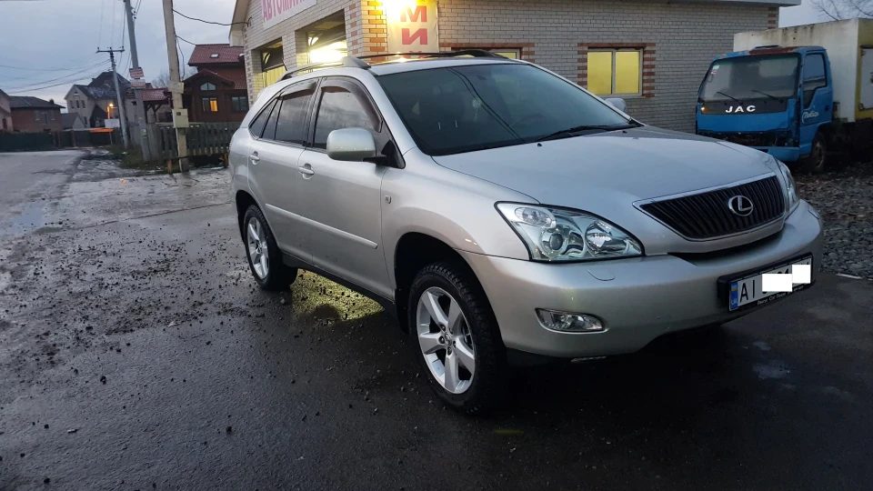 Lexus RX JOHN SILVER