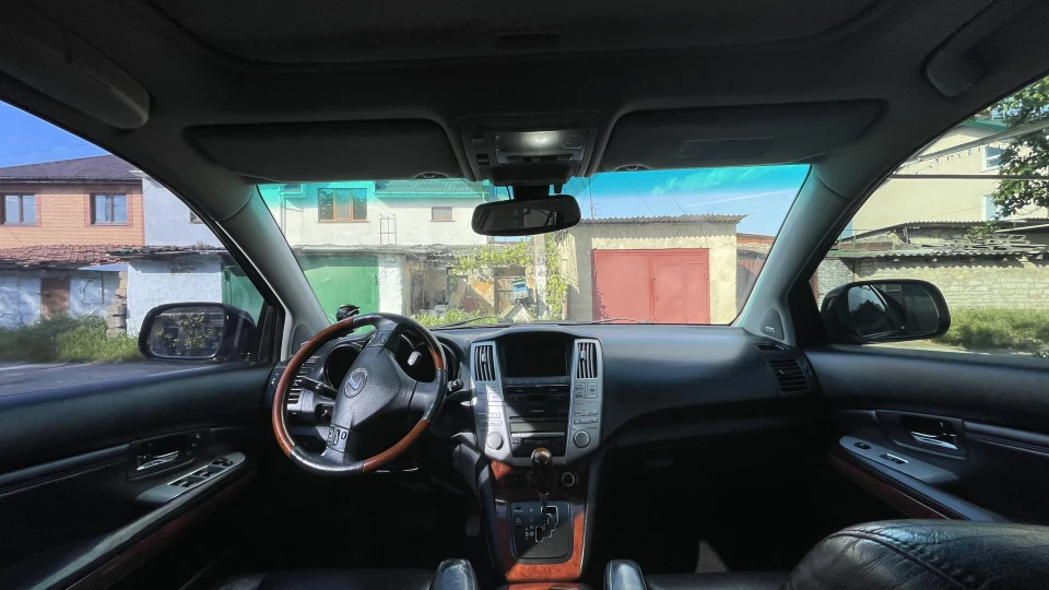 Lexus RX President 4