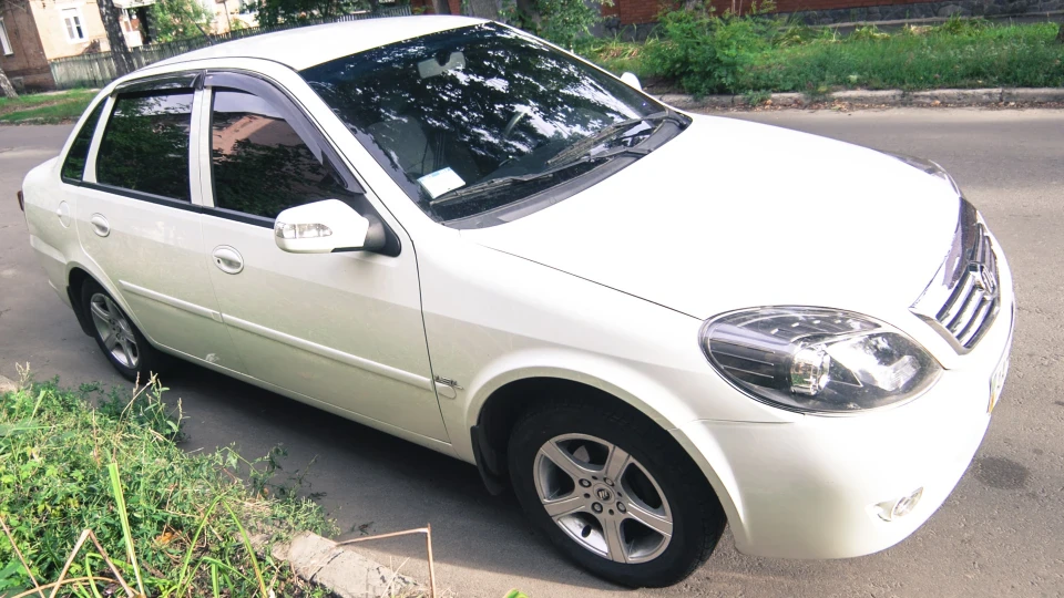 Lifan 520 white 3