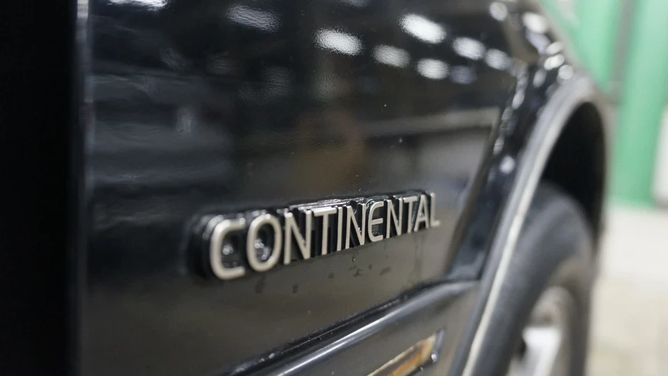Lincoln Continental 4