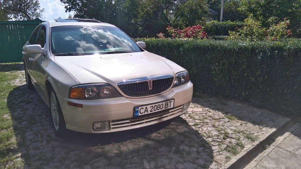 Lincoln LS V8 Американський Котяра
