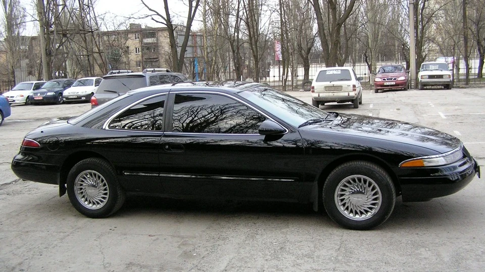 Lincoln Mark VIII LSC`Black 2