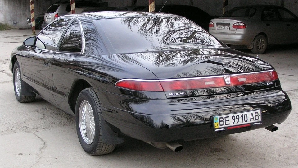 Lincoln Mark VIII LSC`Black 4