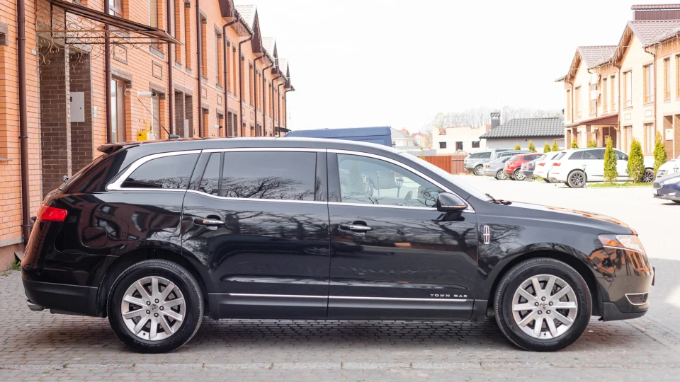 Lincoln MKT 3.7 Town Car 3