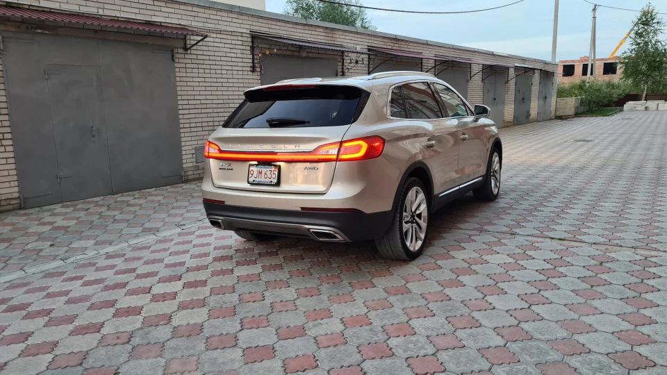 Lincoln MKX Reserve + 3