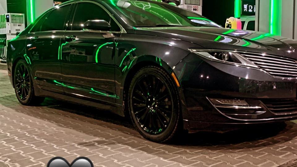 Lincoln MKZ Hybrid 2