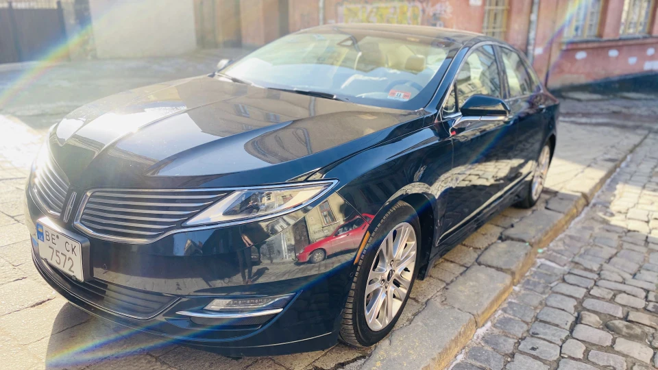 Lincoln MKZ Hybrid Diamond Black 3