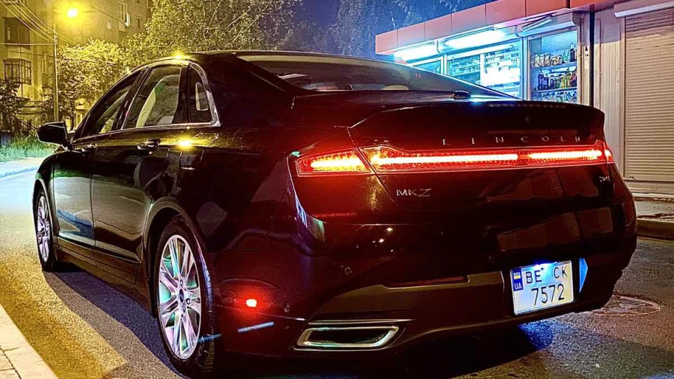Lincoln MKZ Hybrid Diamond Black 4