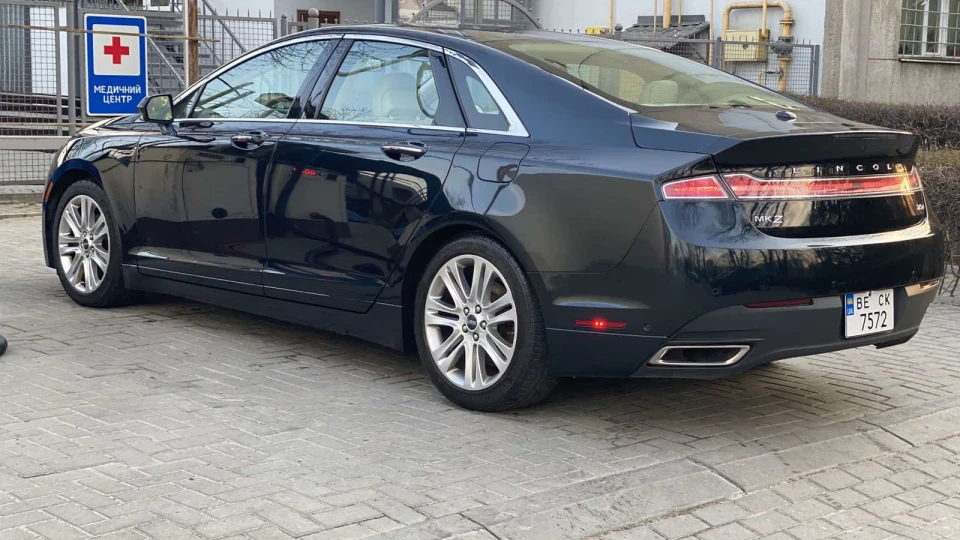 Lincoln MKZ Hybrid Diamond Black 5