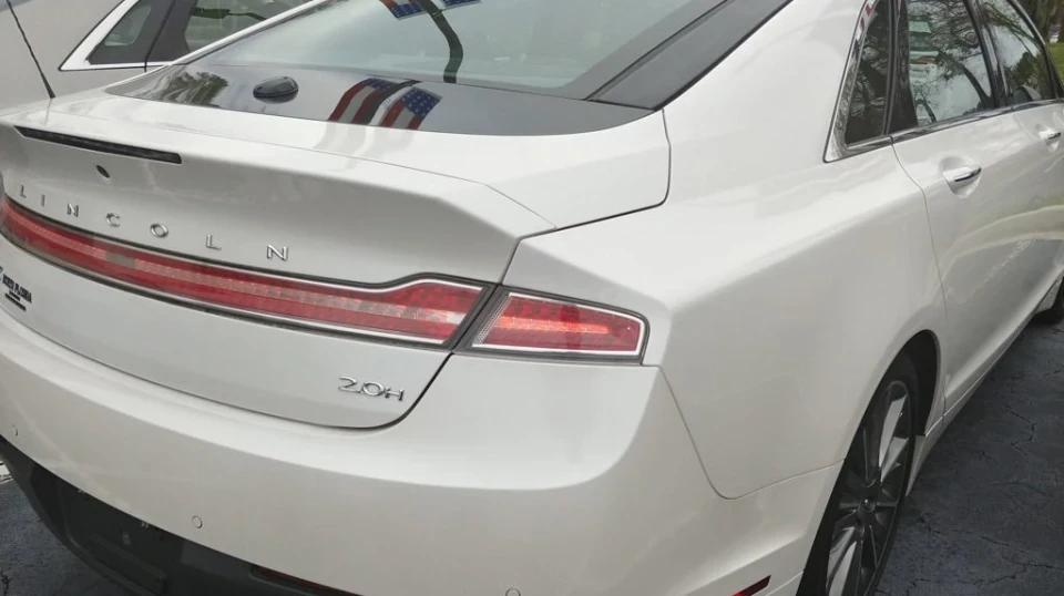 Lincoln MKZ Platinum White Hybrid 2