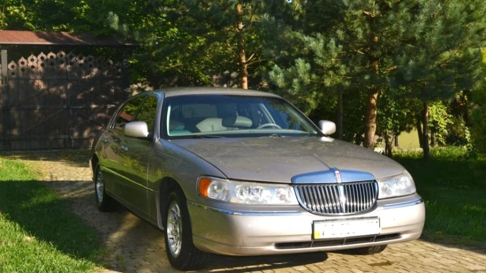 Lincoln Town Car
