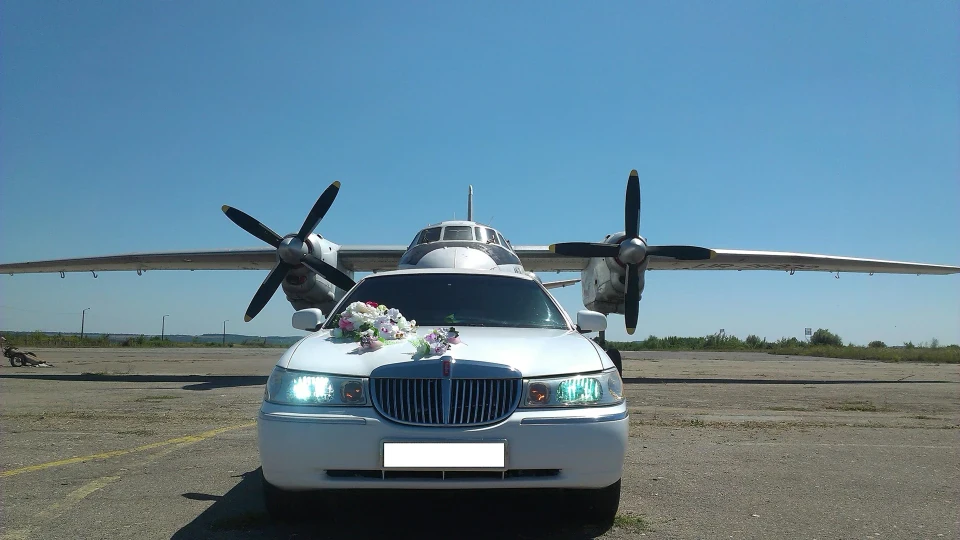 Lincoln Town Car VIP 3