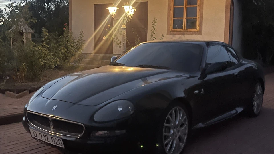 Maserati GranSport 4