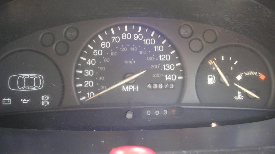 Mazda 121 5