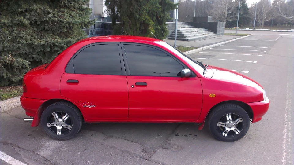 Mazda 121 4