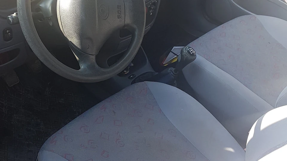 Mazda 121 Baklazganchik 3