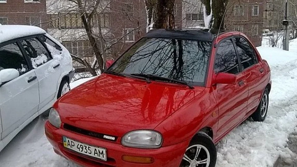 Mazda 121 шалена корівка 4