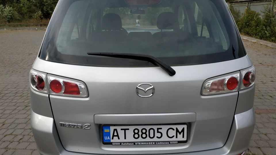 Mazda 2 3
