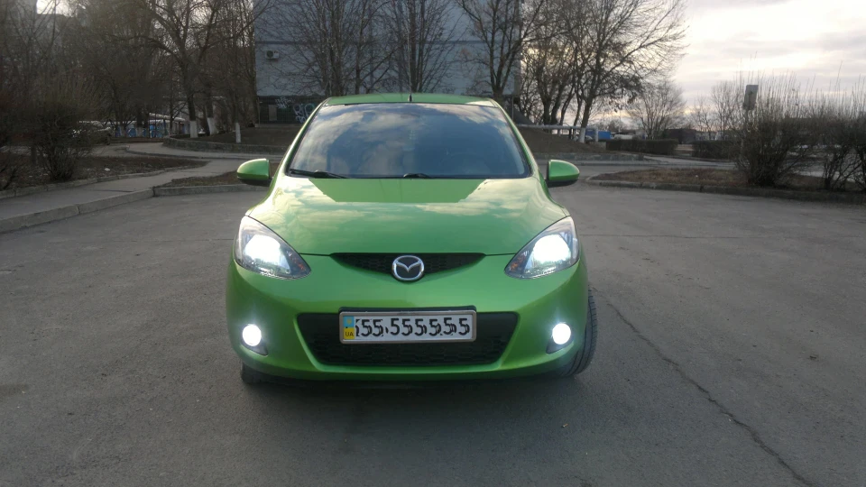 Mazda 2 3